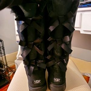 Ugg Bailey Bows size 8 womens